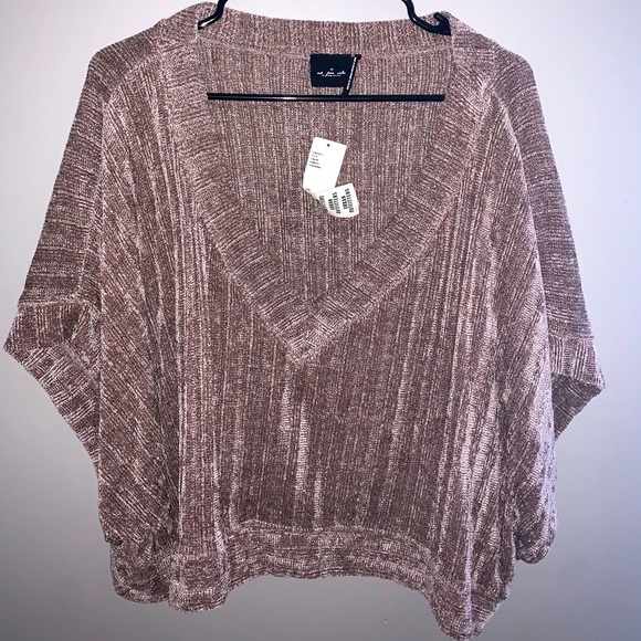 Top - Picture 1 of 2